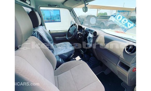 Buy Import Toyota Land Cruiser White Car in Import - Dubai in Belait Buy Import Toyota Land Cruiser White Car in Import - Dubai in Belait