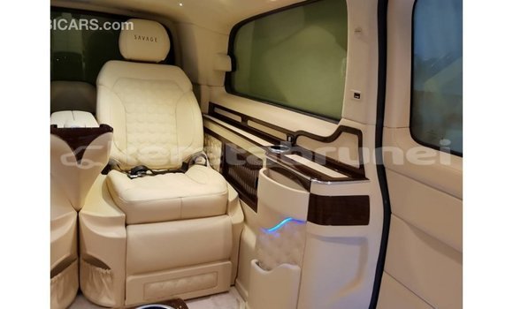 Buy Import Mercedes-Benz 250 Black Car in Import - Dubai in Belait Buy Import Mercedes-Benz 250 Black Car in Import - Dubai in Belait