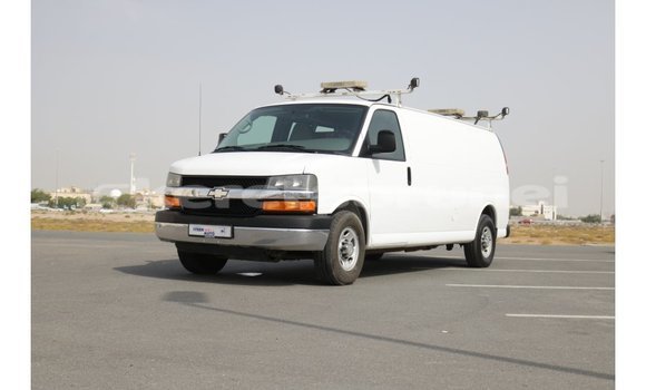 Buy Import Chevrolet Express White Car in Import - Dubai in Belait