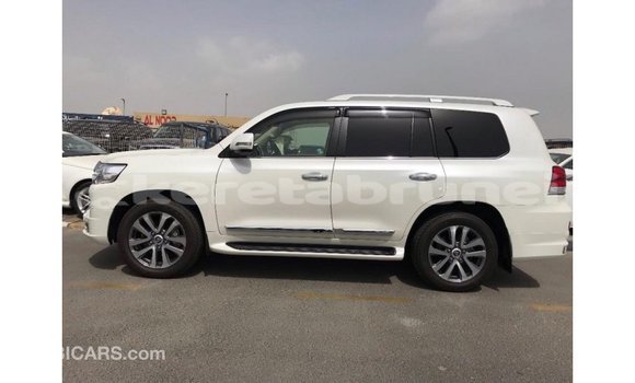 Buy Import Toyota Land Cruiser White Car in Import - Dubai in Belait Buy Import Toyota Land Cruiser White Car in Import - Dubai in Belait