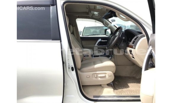 Buy Import Toyota Land Cruiser White Car in Import - Dubai in Belait Buy Import Toyota Land Cruiser White Car in Import - Dubai in Belait