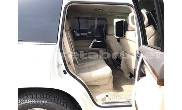 Buy Import Toyota Land Cruiser White Car in Import - Dubai in Belait Buy Import Toyota Land Cruiser White Car in Import - Dubai in Belait