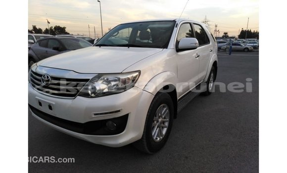 Buy Import Toyota Fortuner White Car in Import - Dubai in Belait Buy Import Toyota Fortuner White Car in Import - Dubai in Belait