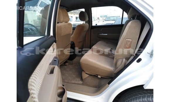 Buy Import Toyota Fortuner White Car in Import - Dubai in Belait Buy Import Toyota Fortuner White Car in Import - Dubai in Belait