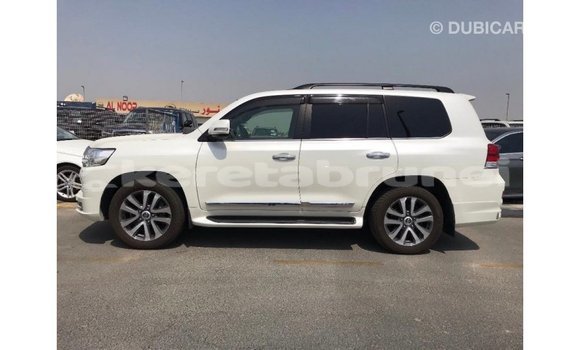 Buy Import Toyota Land Cruiser White Car in Import - Dubai in Belait Buy Import Toyota Land Cruiser White Car in Import - Dubai in Belait
