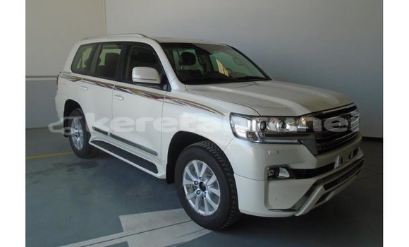 Buy Import Toyota Land Cruiser White Car in Import - Dubai in Belait Buy Import Toyota Land Cruiser White Car in Import - Dubai in Belait