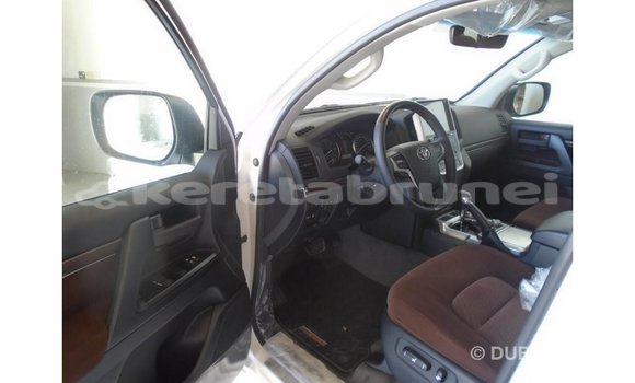 Buy Import Toyota Land Cruiser White Car in Import - Dubai in Belait Buy Import Toyota Land Cruiser White Car in Import - Dubai in Belait