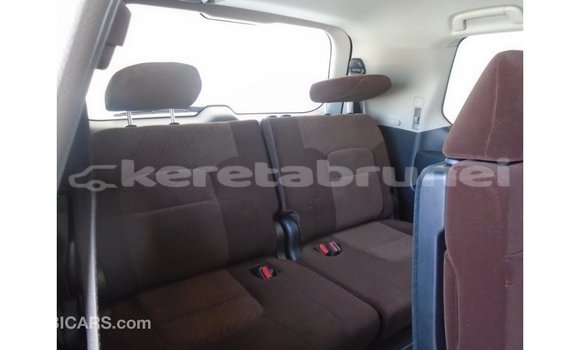 Buy Import Toyota Land Cruiser White Car in Import - Dubai in Belait Buy Import Toyota Land Cruiser White Car in Import - Dubai in Belait