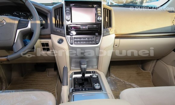 Buy Import Toyota Land Cruiser White Car in Import - Dubai in Belait Buy Import Toyota Land Cruiser White Car in Import - Dubai in Belait